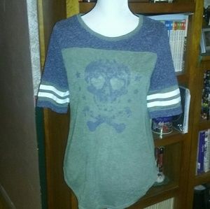 Skull tee